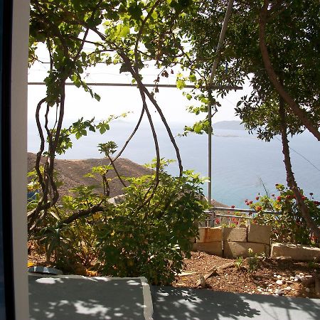 أنافي Floras Rooms And Studios المظهر الخارجي الصورة
