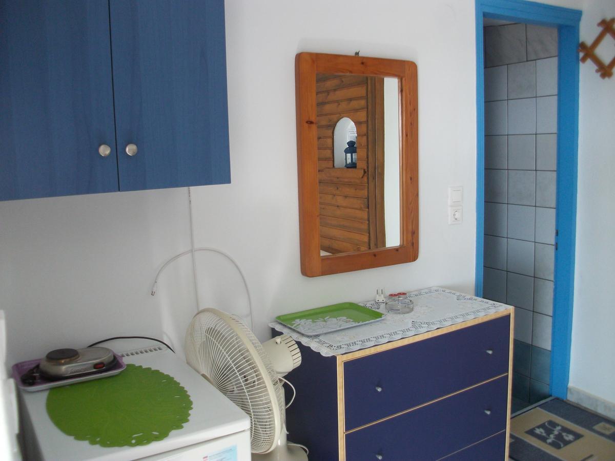 أنافي Floras Rooms And Studios المظهر الخارجي الصورة
