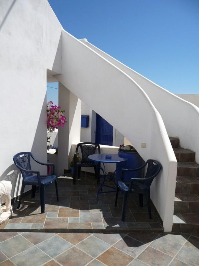 أنافي Floras Rooms And Studios المظهر الخارجي الصورة