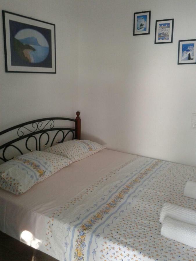 أنافي Floras Rooms And Studios المظهر الخارجي الصورة