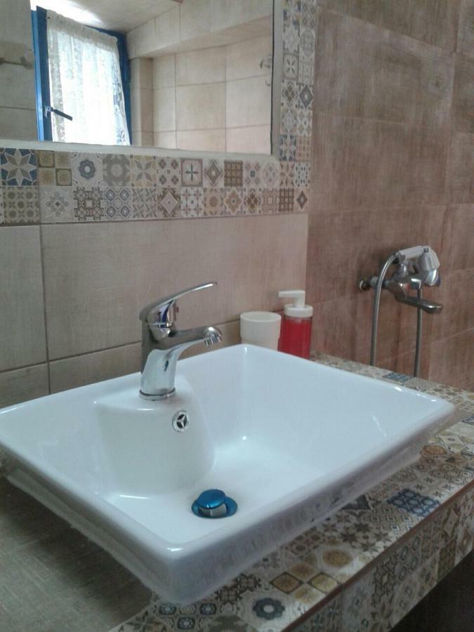 أنافي Floras Rooms And Studios المظهر الخارجي الصورة
