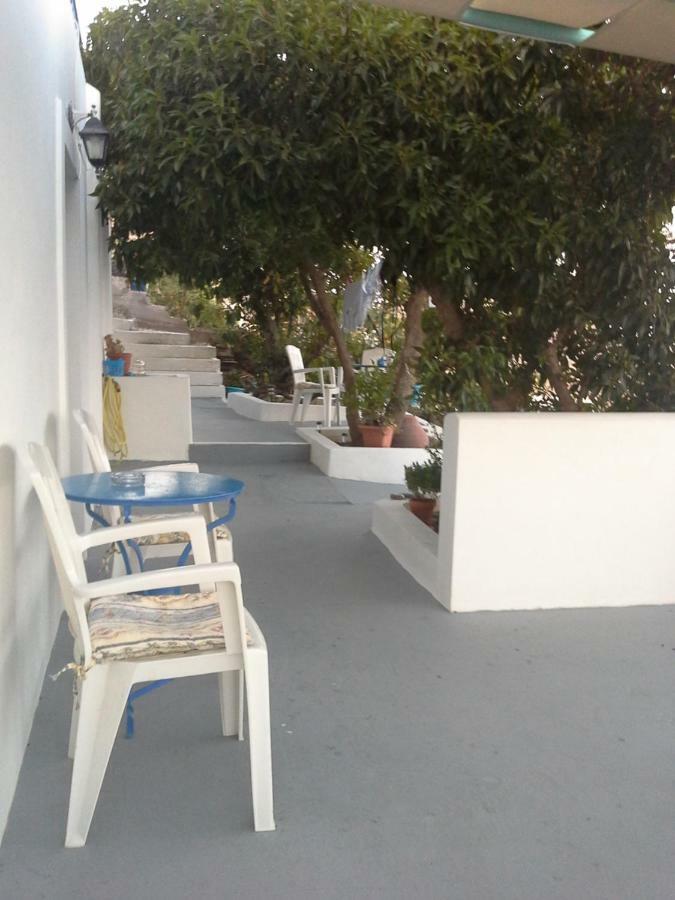 أنافي Floras Rooms And Studios المظهر الخارجي الصورة